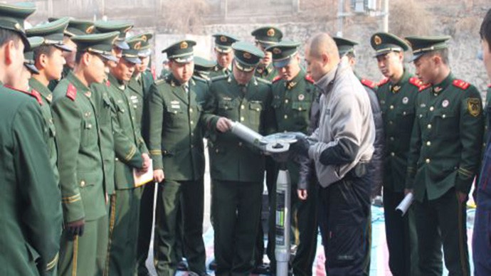 我公司技術(shù)人員在蘭州市消防特勤大隊(duì)為消防官兵現(xiàn)場(chǎng)顯示、培訓(xùn)我公司所供設(shè)備